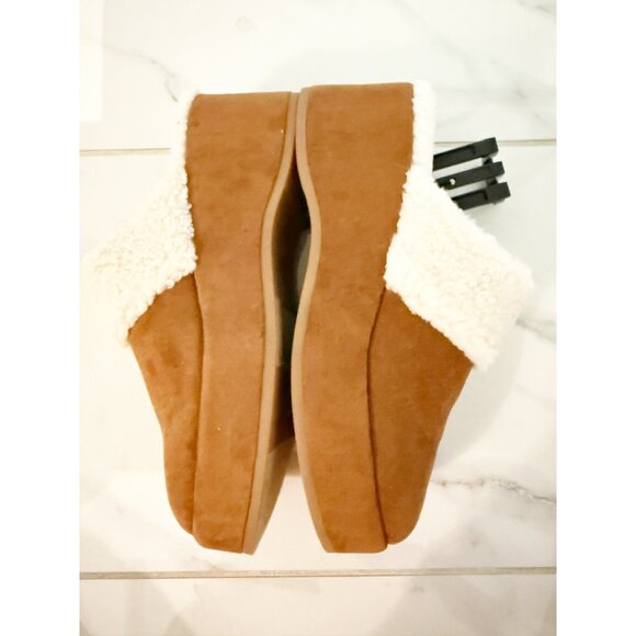 Time and Tru Women's Faux Shearling Wedge Clogs in Brown NEW 8 - Picture 9 of 12